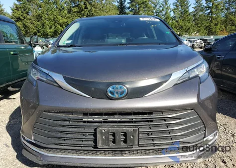 2023 Toyota Sienna Xle z USA, uszkodzony, nr VIN 5TDYRKEC0PS155288